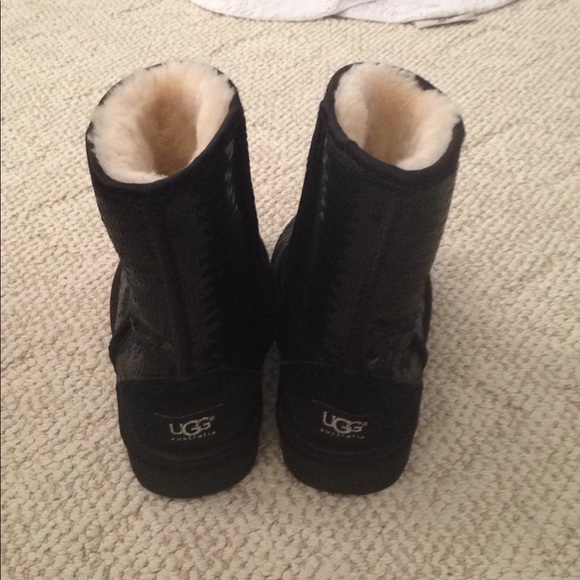 *Black sequins uggs - Picture 2 of 4